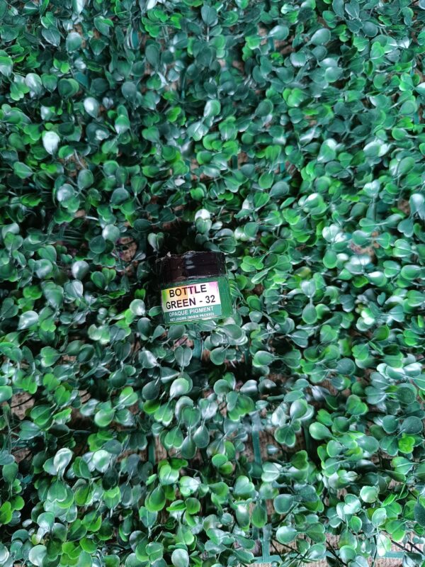 Opaque pigment Bottle green