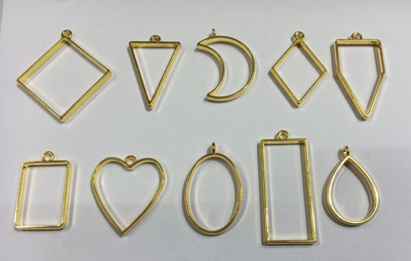 Gold pendant