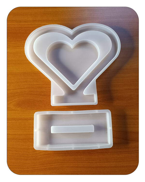 heart middle hanging